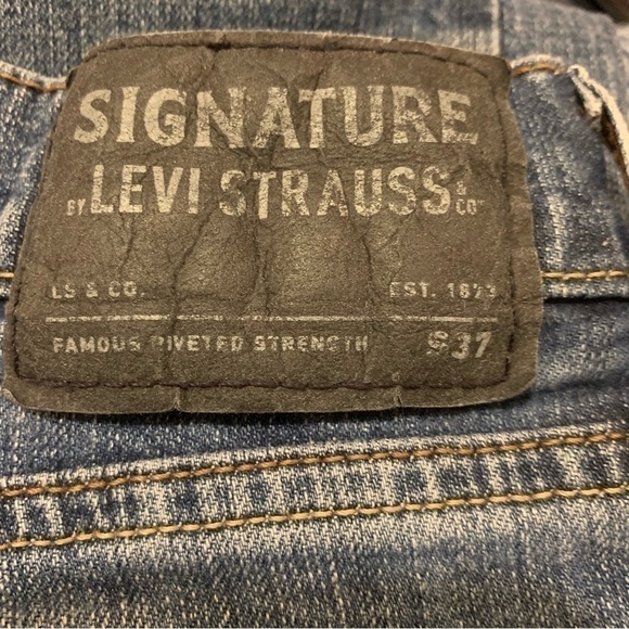 Men’s Signature Levi Strauss S37 Slim Jean - Picture 6 of 6